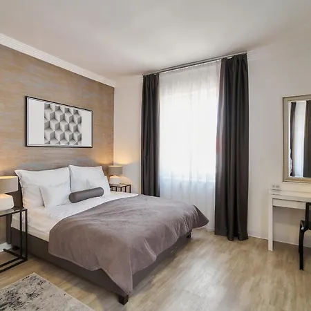 Amazing Design Dohany Str *