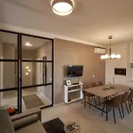 Amazing Design Dohany Str アパート